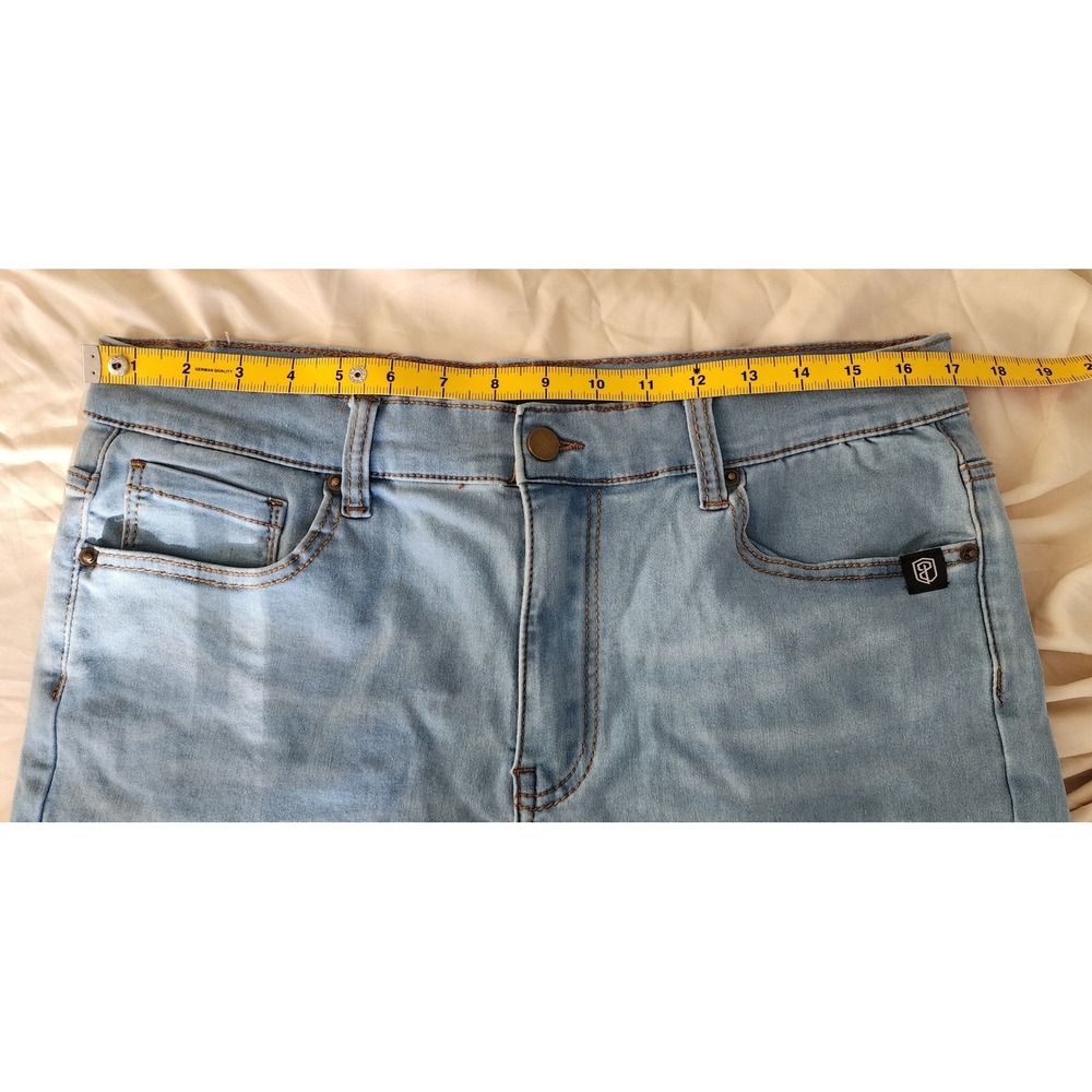 Born Primitive Women Light Wash Frayed Hem Denim Shorts XL Stretch BermudaCutoff - Picture 5 of 7